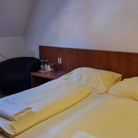 Nevinne Apartmany كولين المظهر الخارجي الصورة