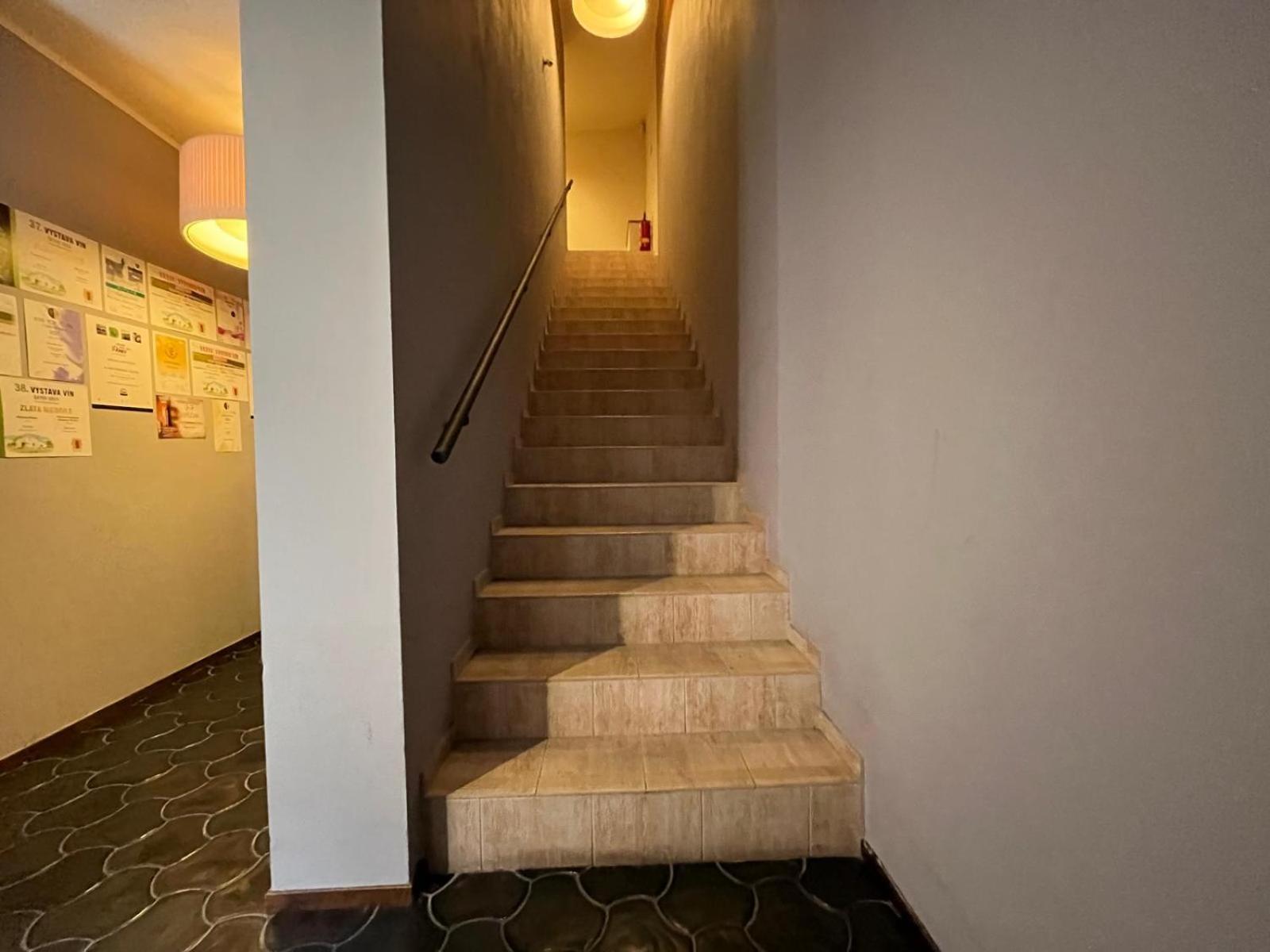 Nevinne Apartmany كولين المظهر الخارجي الصورة