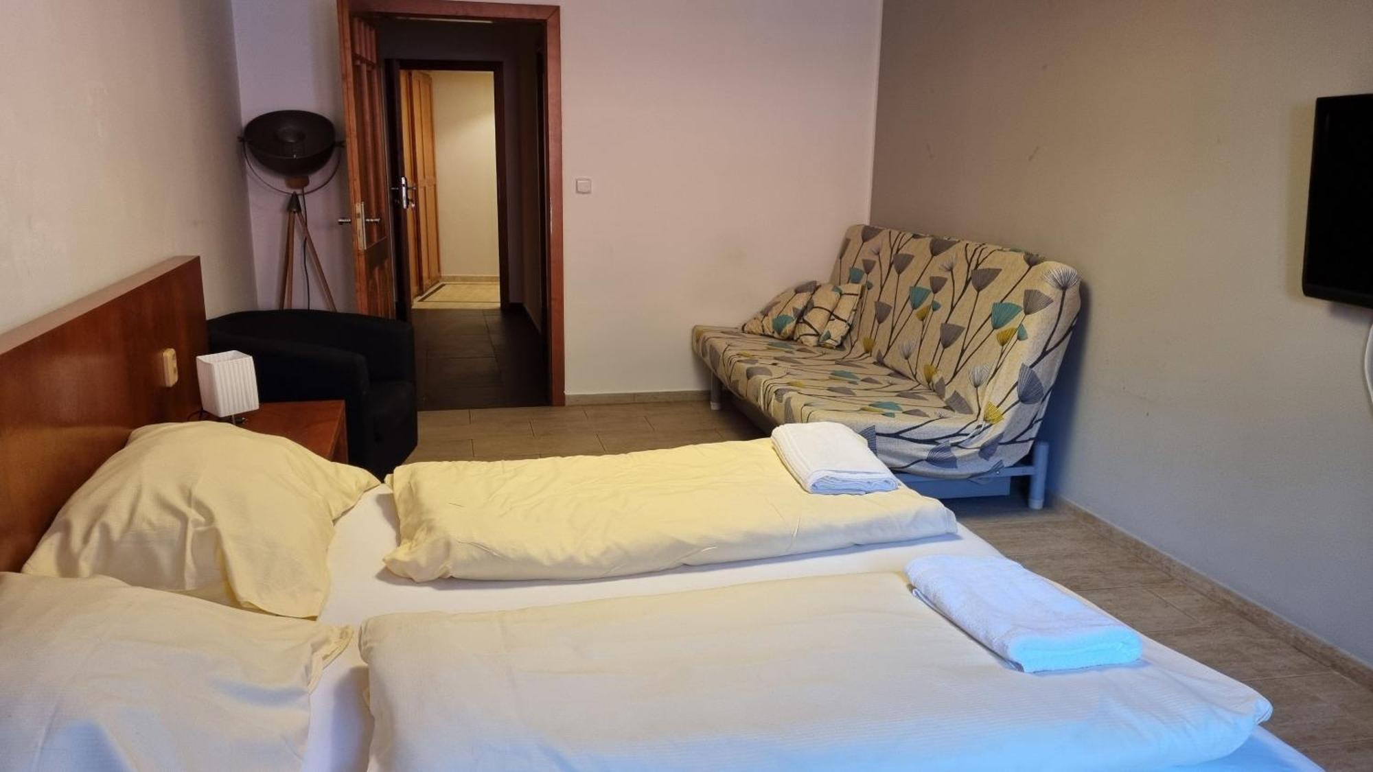 Nevinne Apartmany كولين المظهر الخارجي الصورة